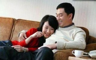 张嘉译原配妻子是谁，张嘉译原配妻子是谁扮演的